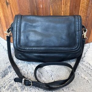 Tignanello Vintage Saddlebag Black Leather Handbag Crossbody Bag